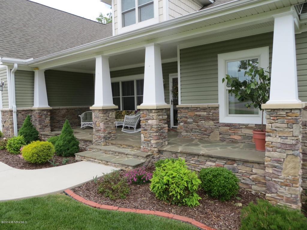 Decorate The Exteriors Of Your House Using Stone Veneer